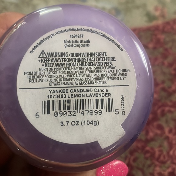 Lemon Lavender Yankee Candle - Picture 3 of 3